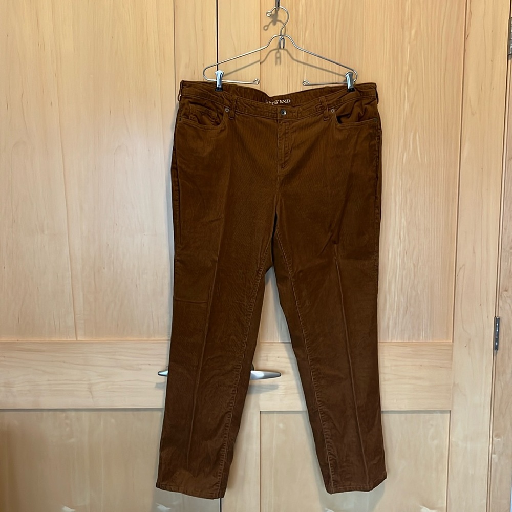 Lands’ End lightweight mid rise straight corduroys 20W